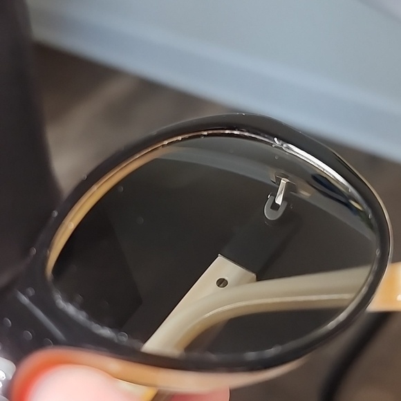 Elizabeth Arden Black Sunglasses With Red Case‎ main image 6